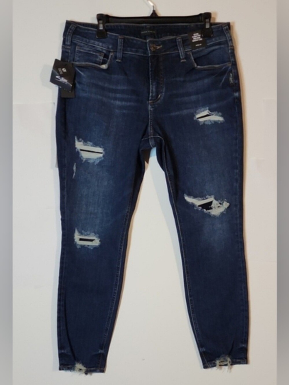 Silver Jeans Elyse Curvy Fit Mid Rise Skinny NWT Size 32